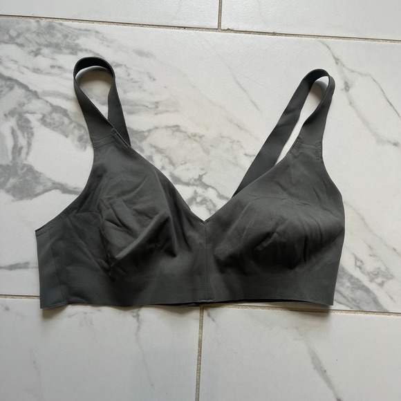 lululemon athletica Other - Lululemon like nothing bra size 32C